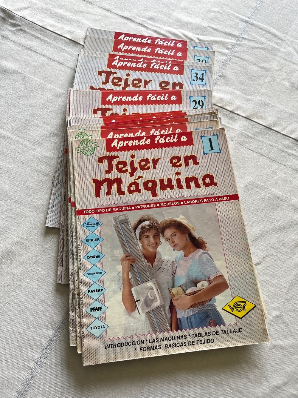 Aprende fácil a Tejer en Máquina Bundle Of 25 Issues Spanish Instructions